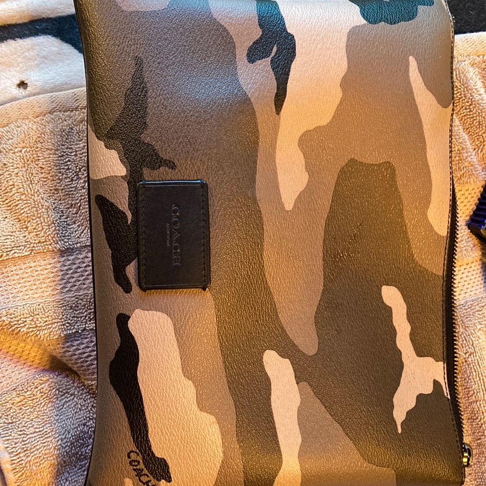 Authentic coach camouflage zipper pouch in amazing condition